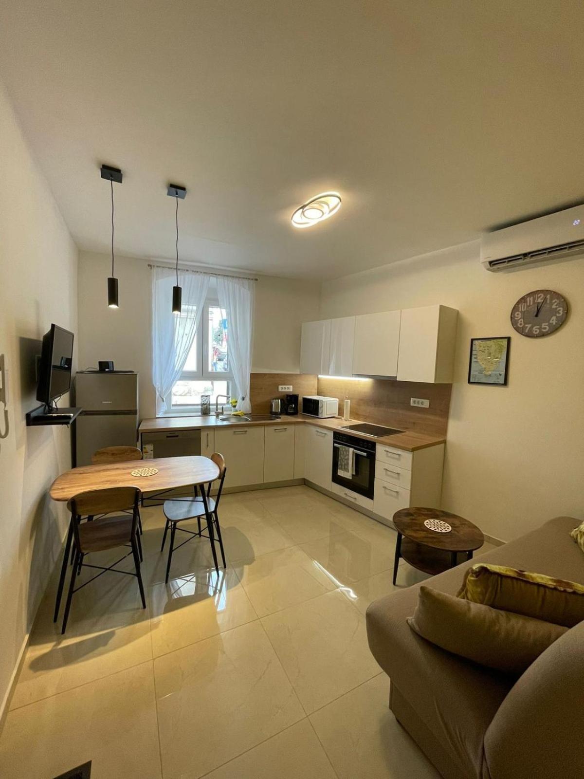Apartment Eli พูลา ภายนอก รูปภาพ